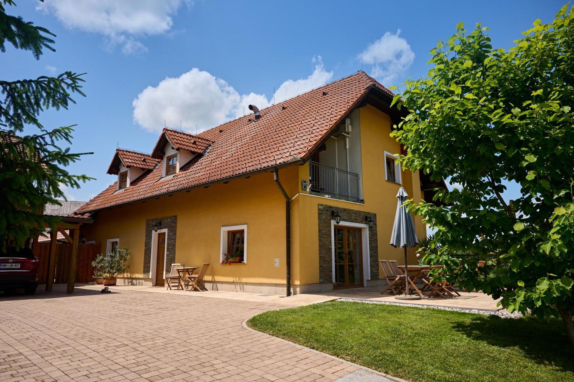 הוילה מריבור Wine House Kaloh מראה חיצוני תמונה